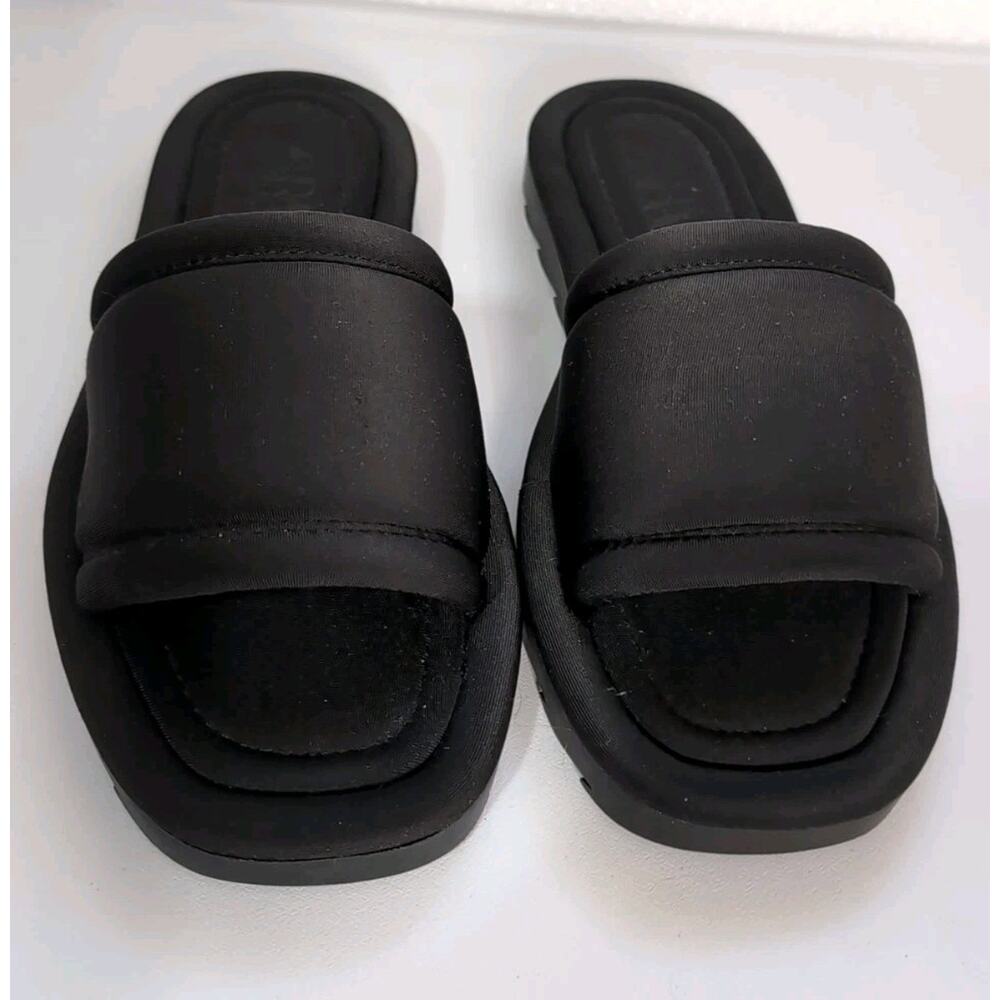 Zara Threaded Flat Quilted Sandals Women's Size 39(8) Black